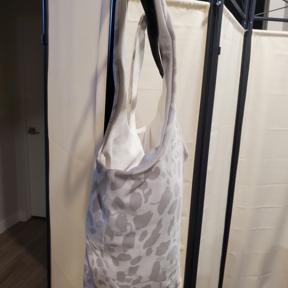 NWOT white and gray Lululemon cheetah workout shirt - Picture 3 of 4